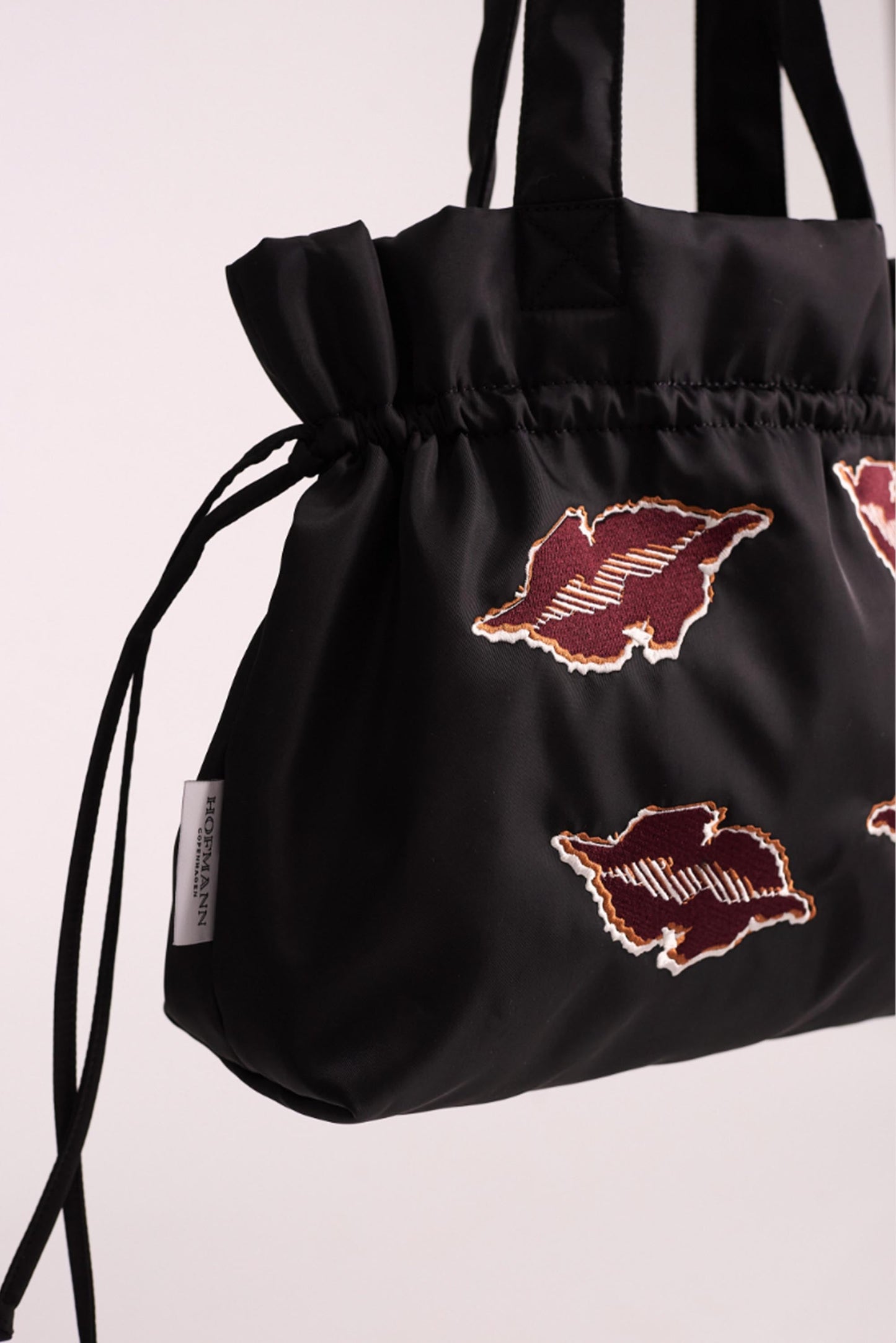Leonor Embroidered Bag - Kiss Me